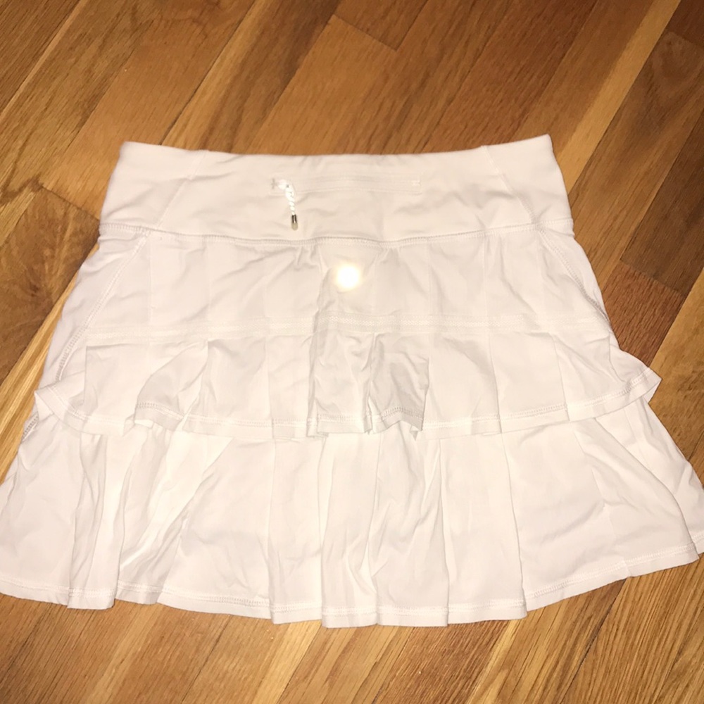 White LULULEMON skirt